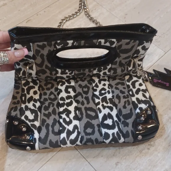 Unique Betsey Johnson Betseyville Quilted Foldover Clutch/Shoulder Bag - Picture 3 of 11